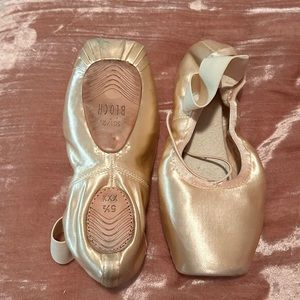BLOCH Eurostretch pointe shoes size 5 1/2 XXX